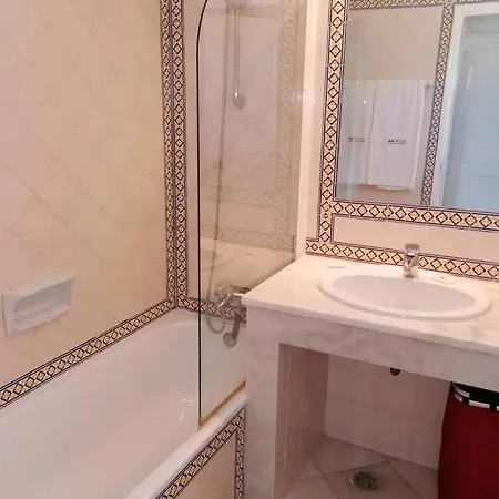Luxury Modern T2 Ocean View - Free Parking - Pool Appartamento
