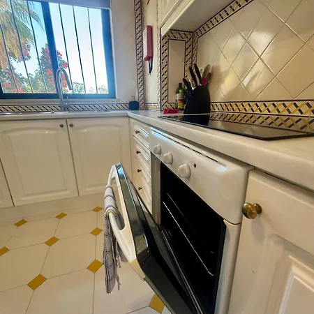 Luxury Modern T2 Ocean View - Free Parking - Pool Appartamento